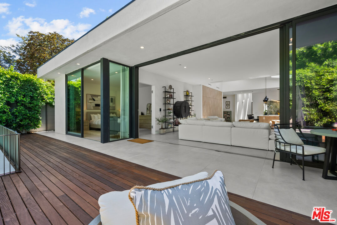 4255 Laurelgrove Ave