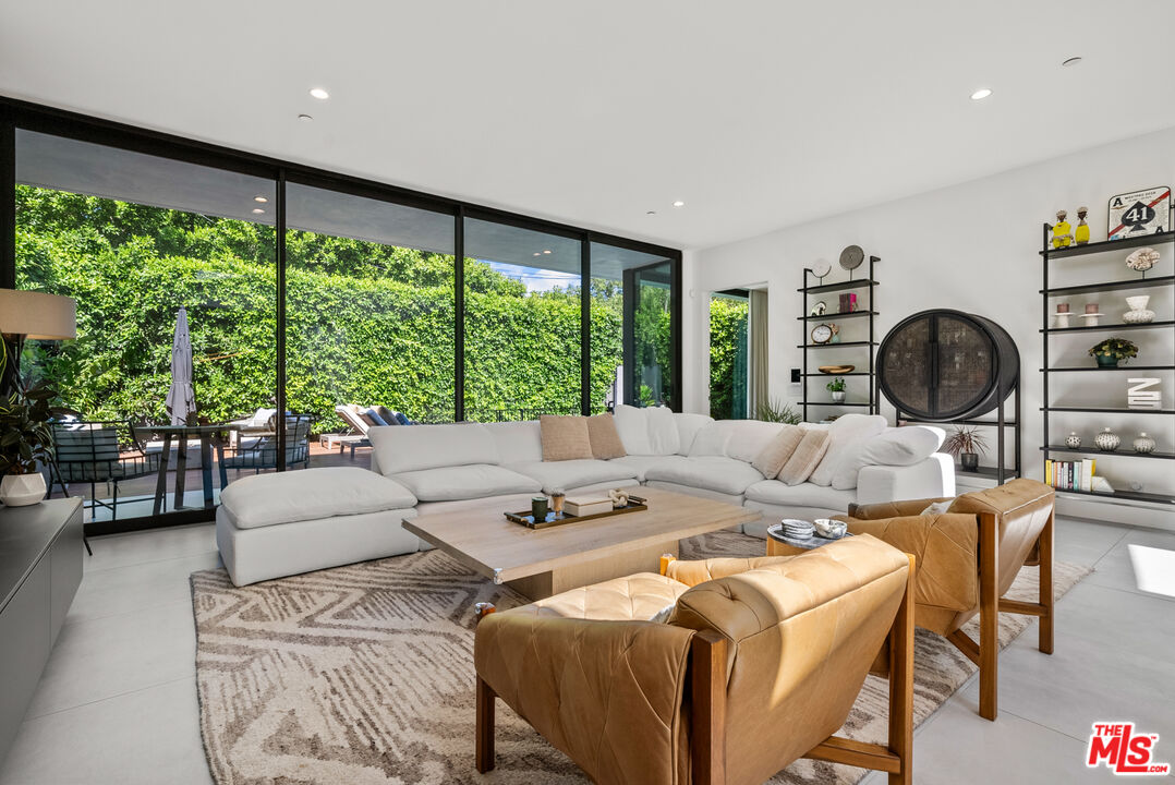 4255 Laurelgrove Ave