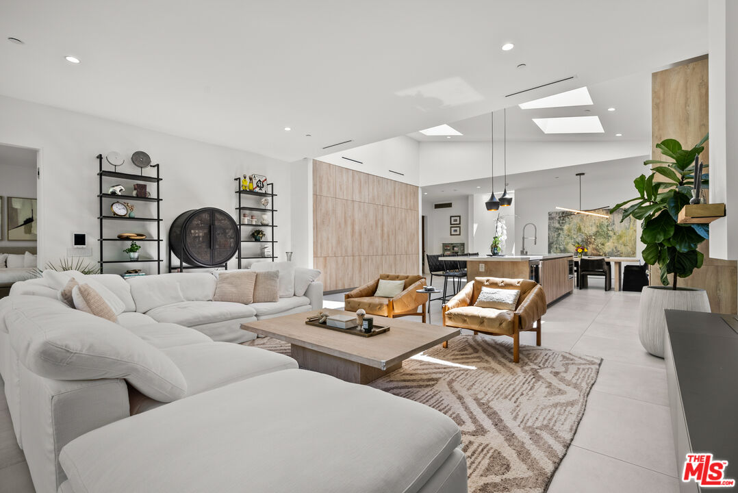 4255 Laurelgrove Ave