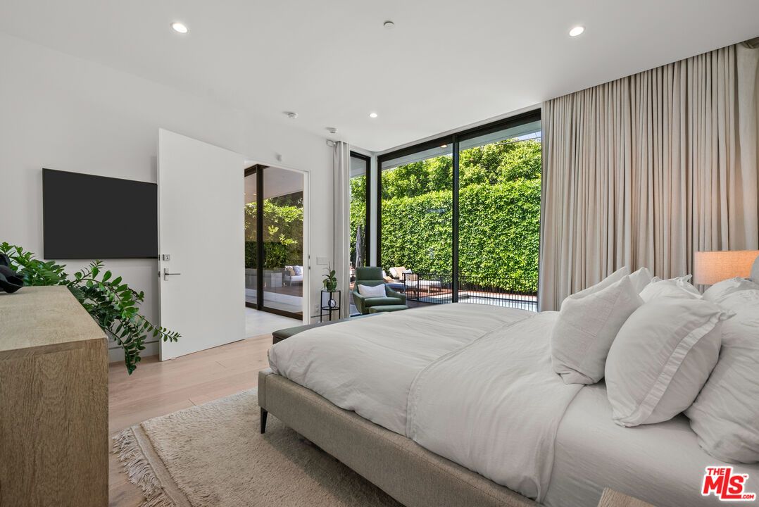 4255 Laurelgrove Ave