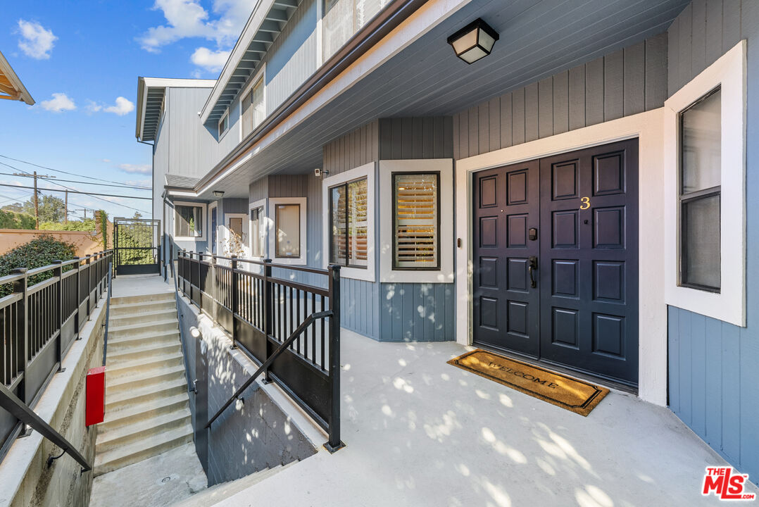 13041 Moorpark St Unit: 3