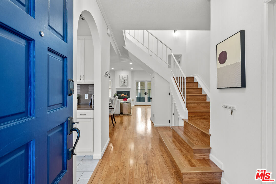 13041 Moorpark St Unit: 3
