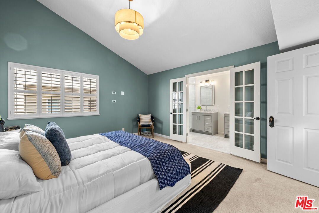 13041 Moorpark St Unit: 3
