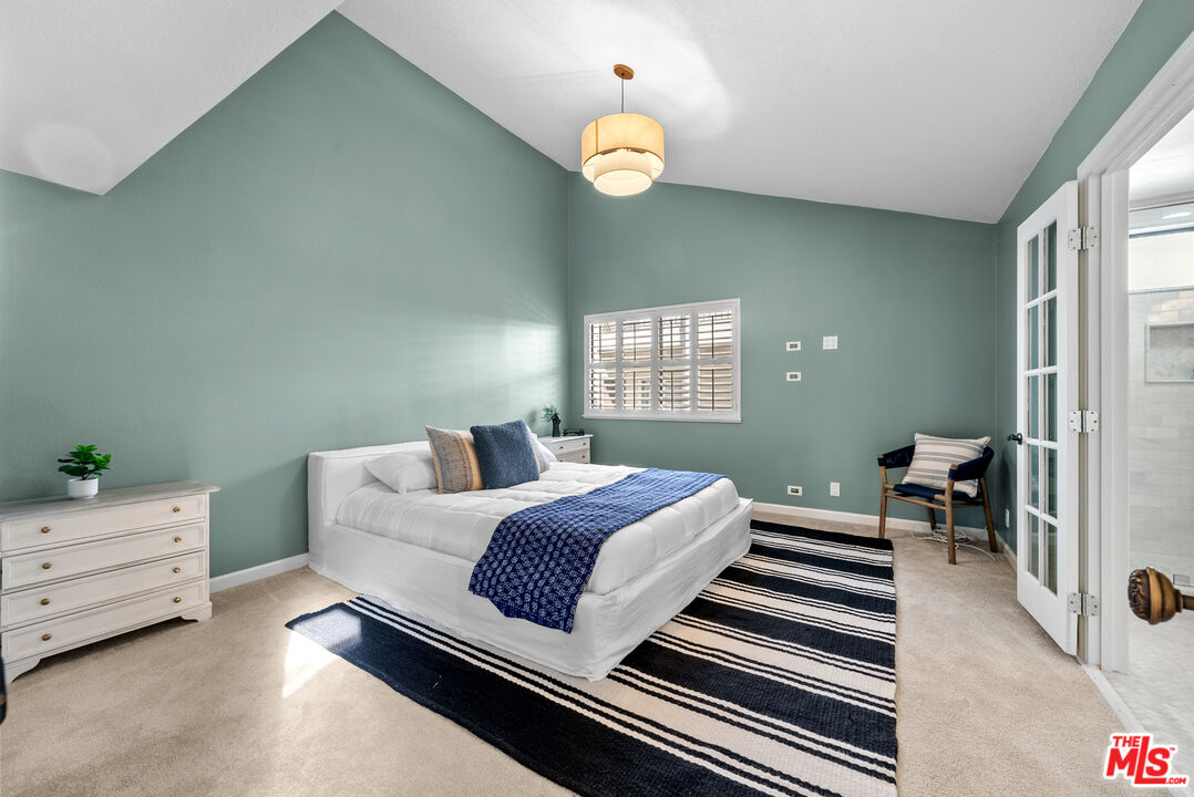 13041 Moorpark St Unit: 3