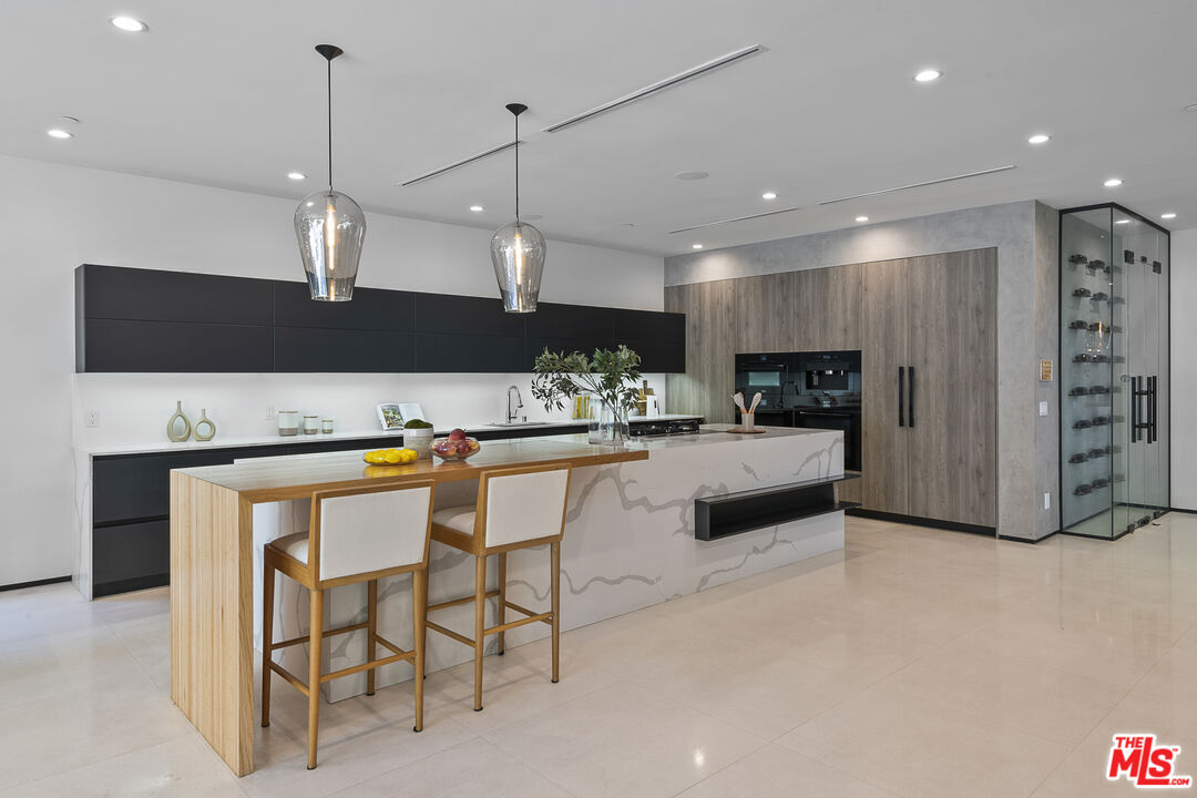 428 N La Jolla Ave