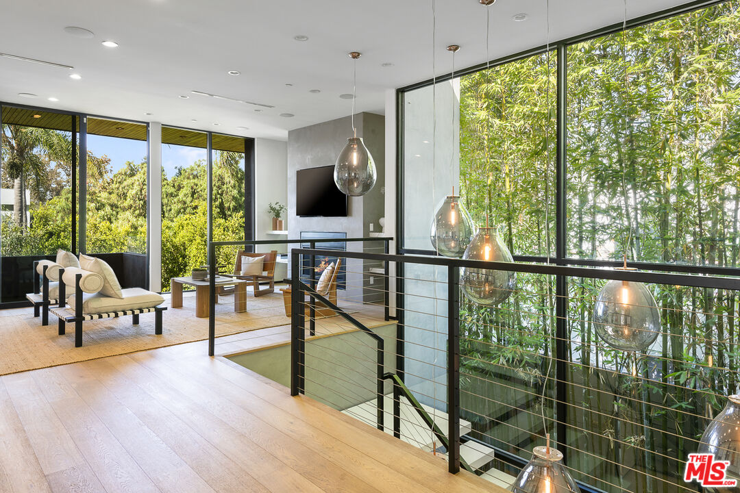 428 N La Jolla Ave