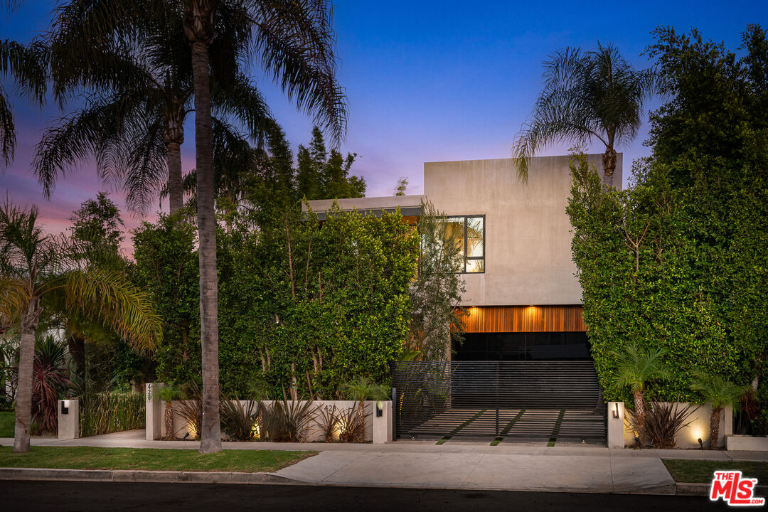 428 N La Jolla Ave