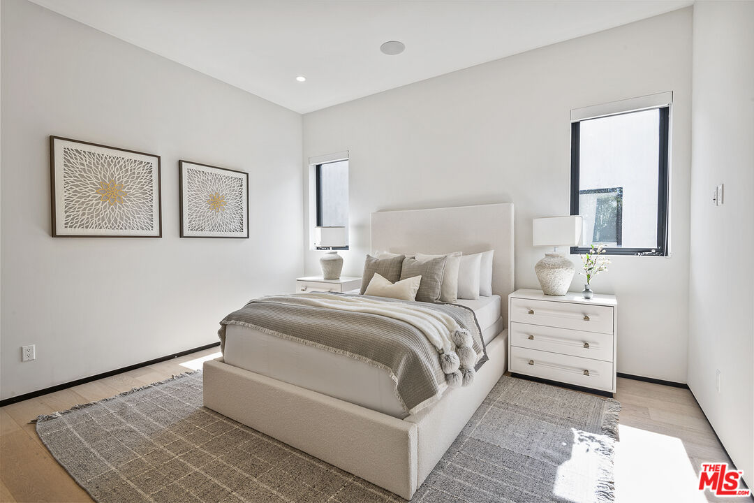428 N La Jolla Ave