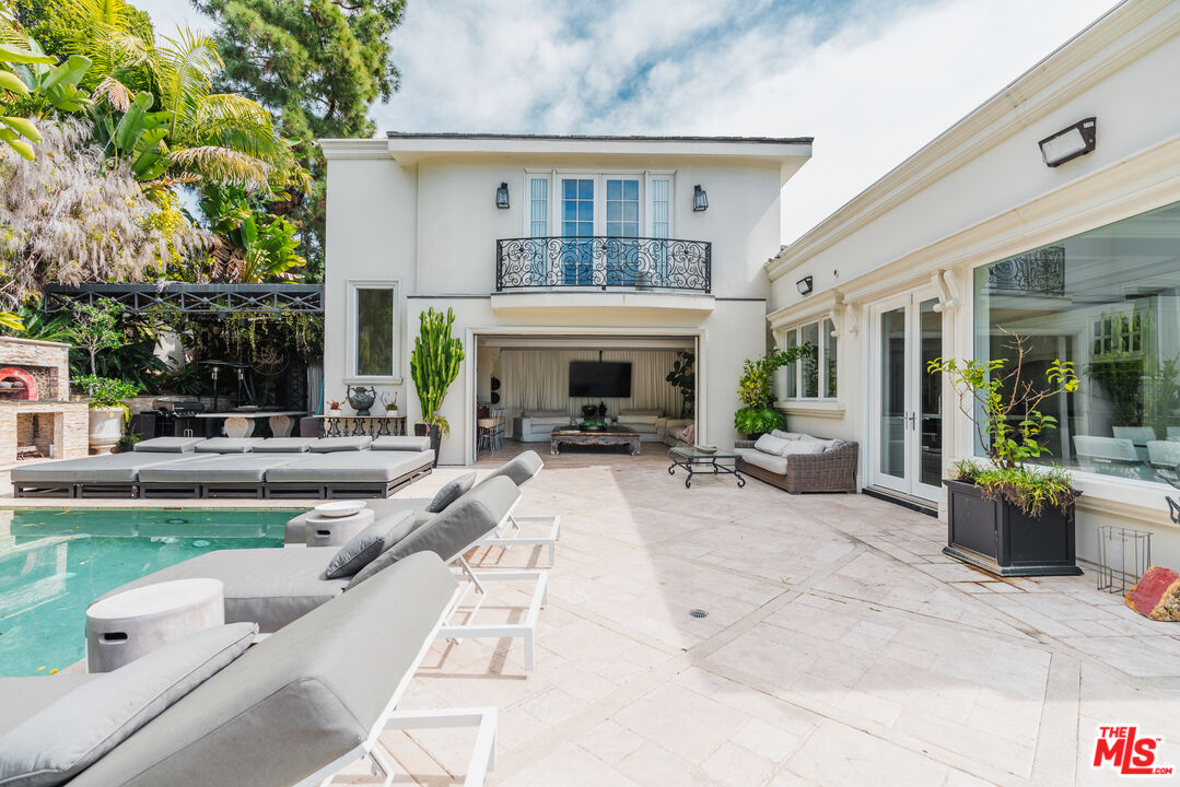 727 N Alta Dr