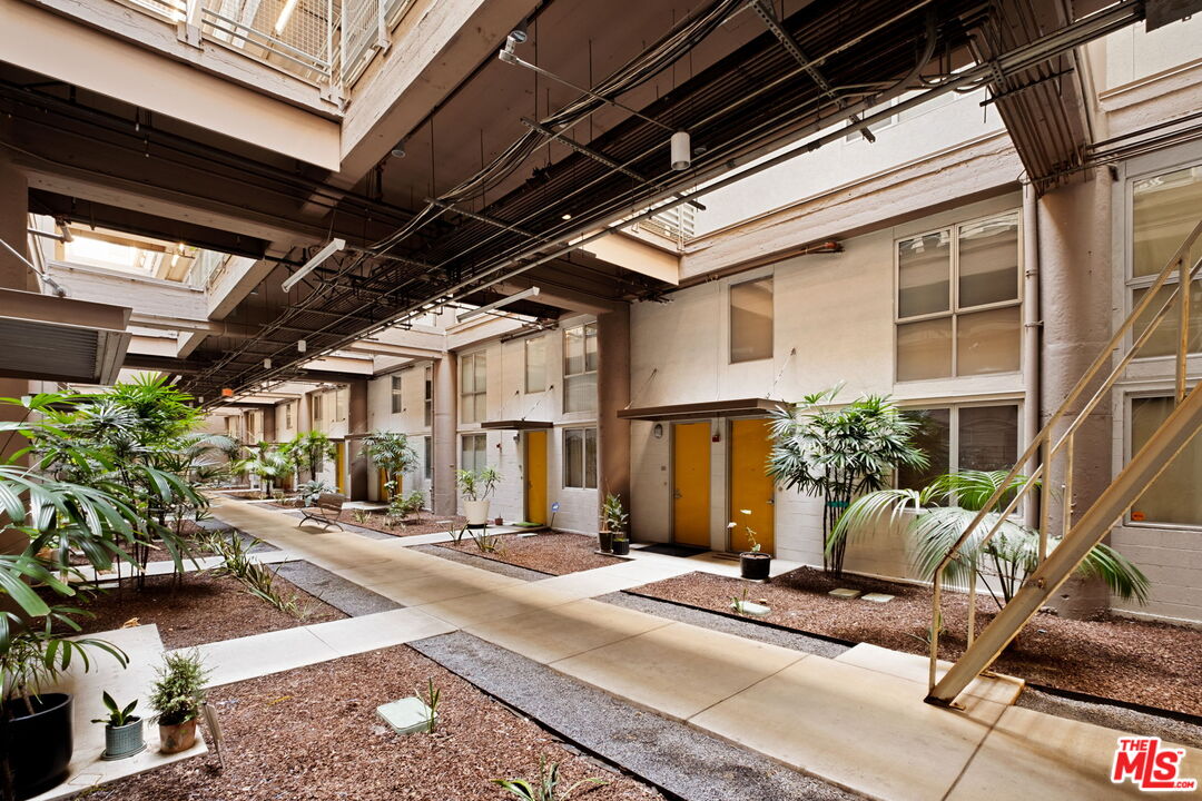 1130 S Flower St Unit: 118