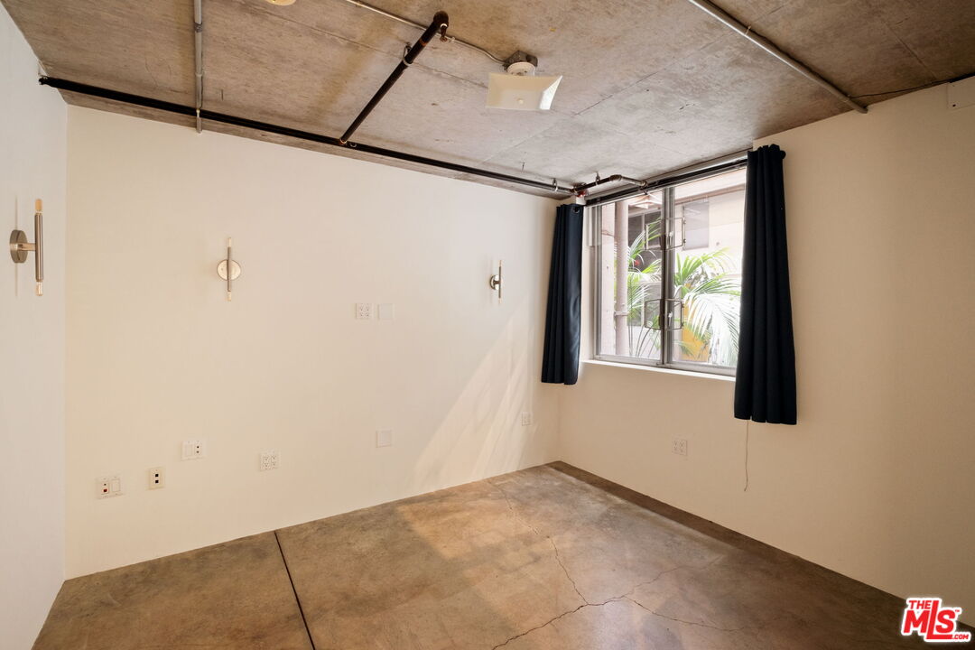 1130 S Flower St Unit: 118