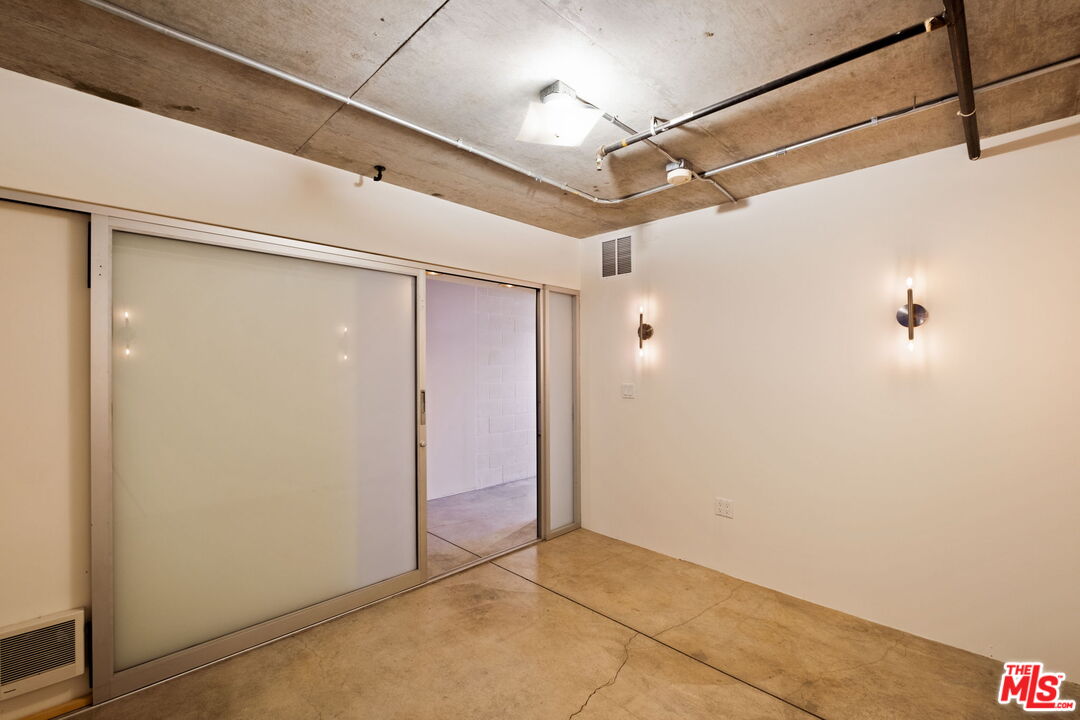 1130 S Flower St Unit: 118