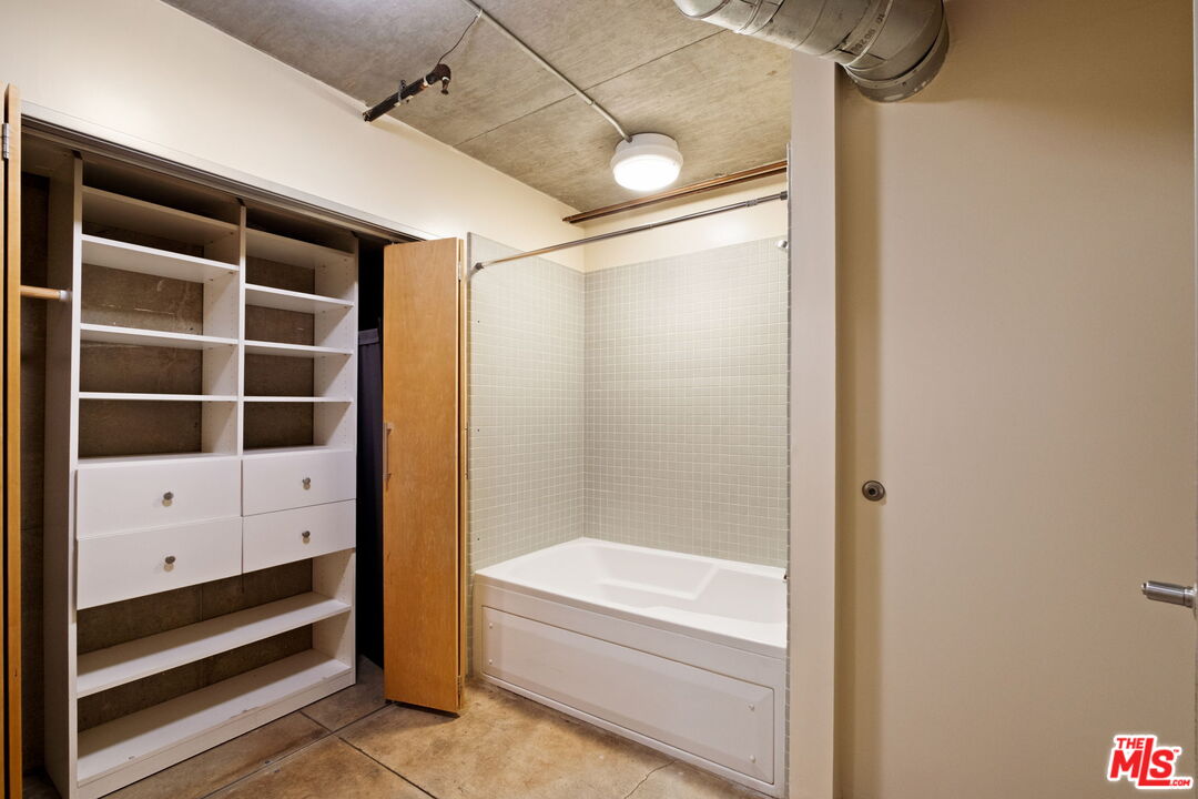 1130 S Flower St Unit: 118