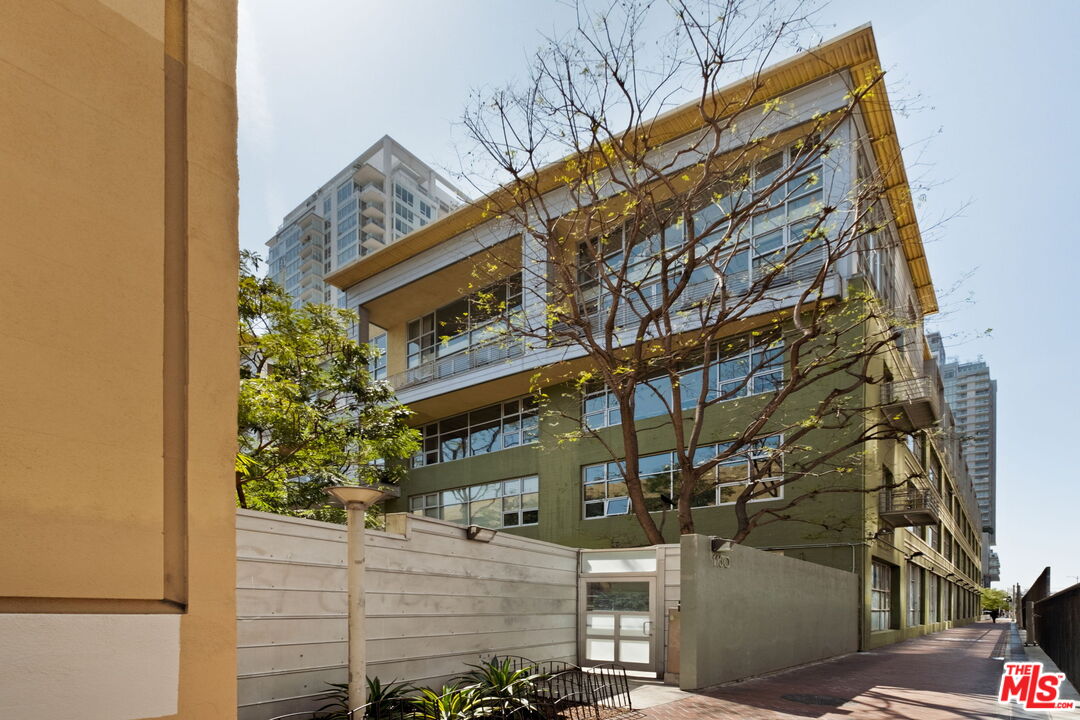 1130 S Flower St Unit: 118