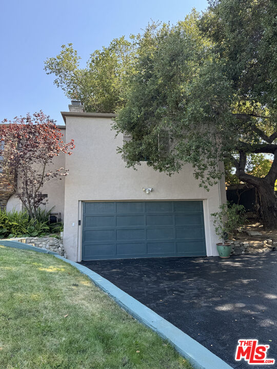 3392 Tareco Dr