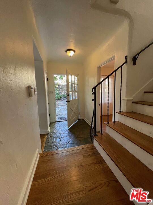 3116 Lake Hollywood Dr