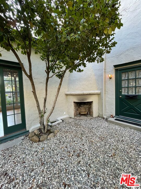 3116 Lake Hollywood Dr