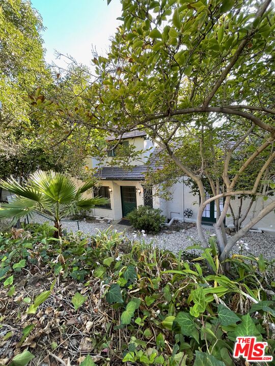 3116 Lake Hollywood Dr