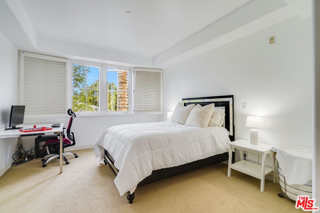 12449 Kling St Unit: 102