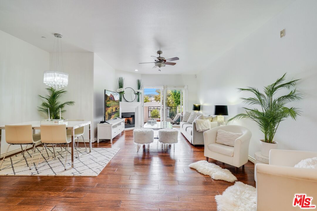12449 Kling St Unit: 102