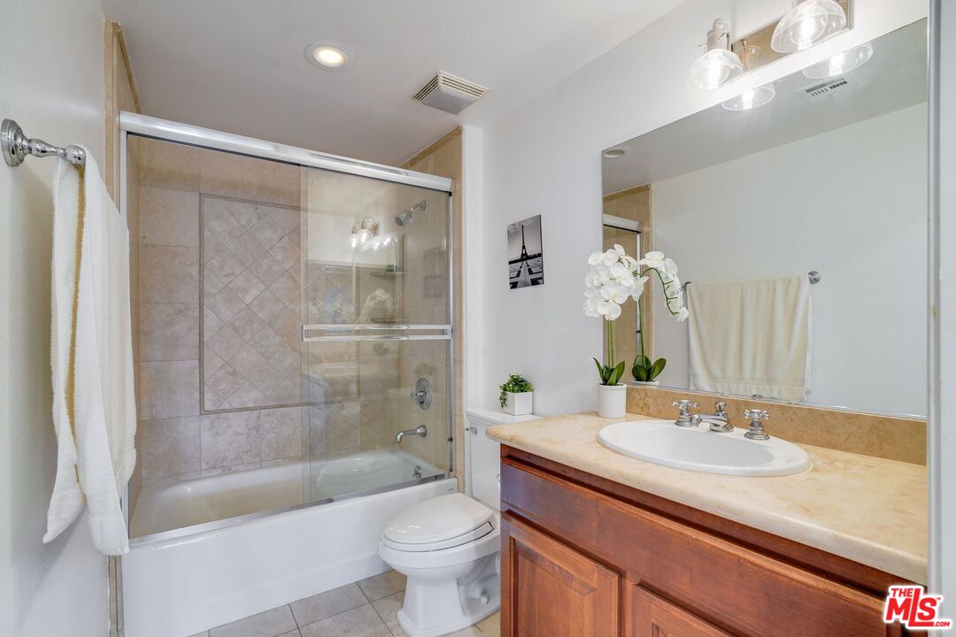 12449 Kling St Unit: 102