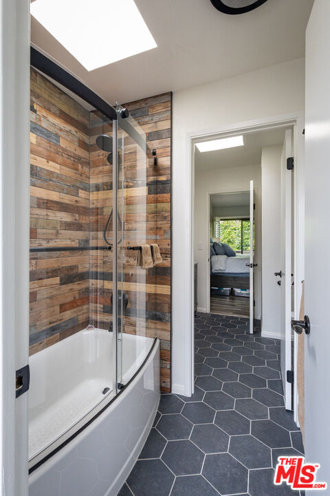 12831 Moorpark St Unit: 14