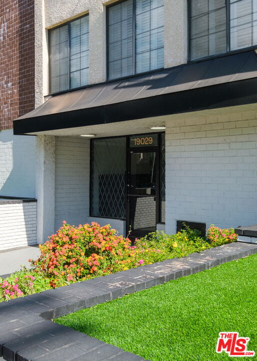 19029 Nordhoff St Unit: 104