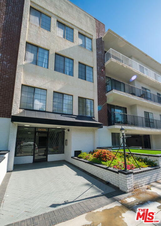 19029 Nordhoff St Unit: 104