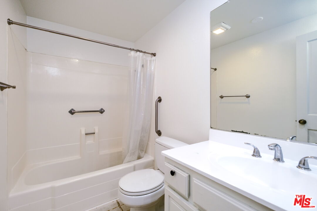 19029 Nordhoff St Unit: 104