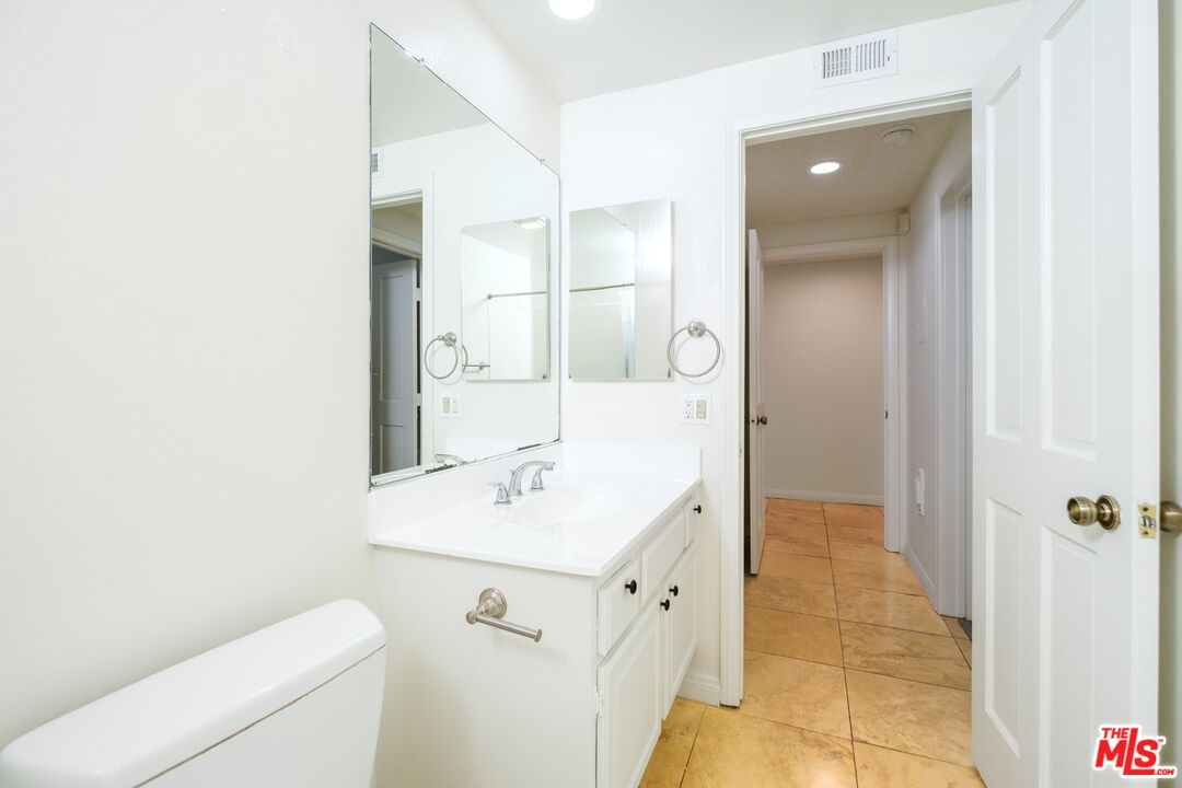 19029 Nordhoff St Unit: 104