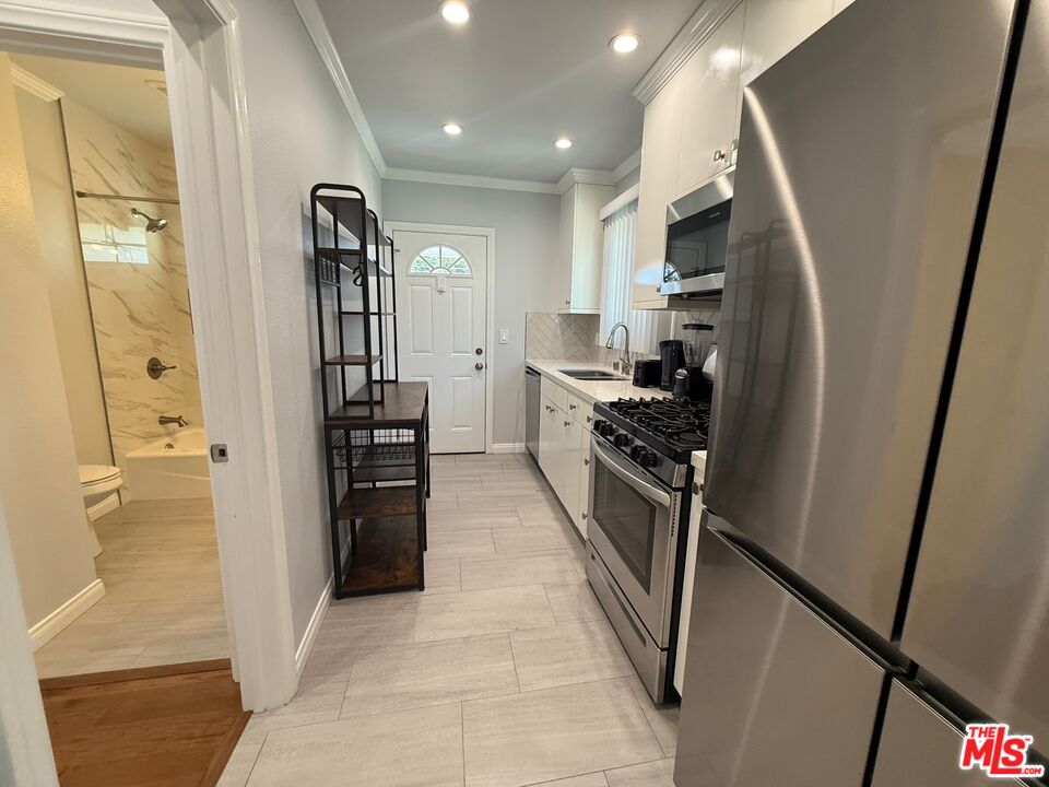 1935 N Hollywood Way Unit: C