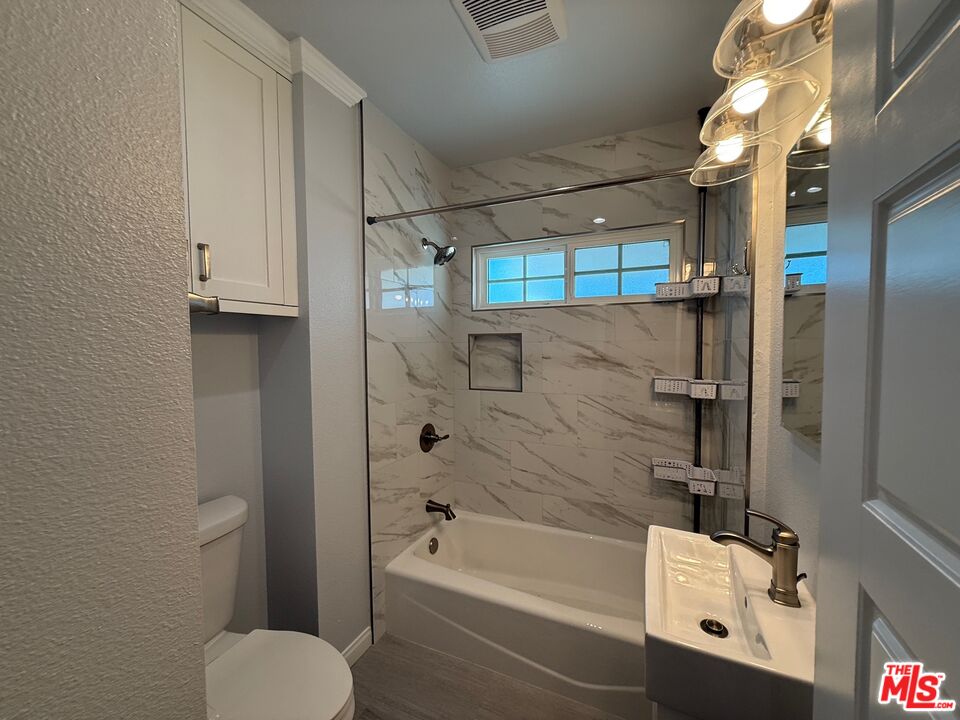 1935 N Hollywood Way Unit: C