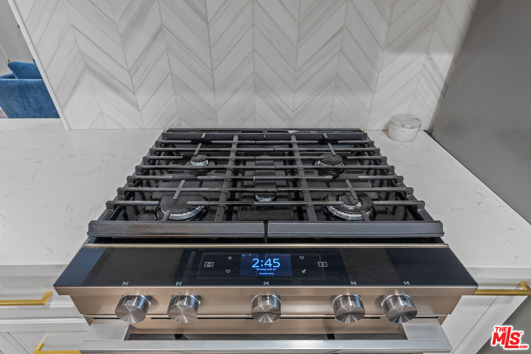 4381 Ventura Canyon Ave Unit: 4