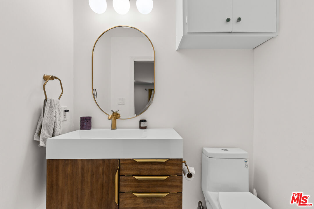 4381 Ventura Canyon Ave Unit: 4