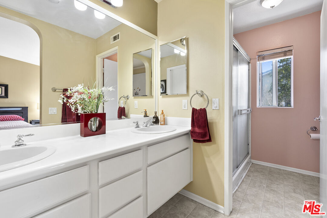 27025 Big Rapids Loop Unit: 12