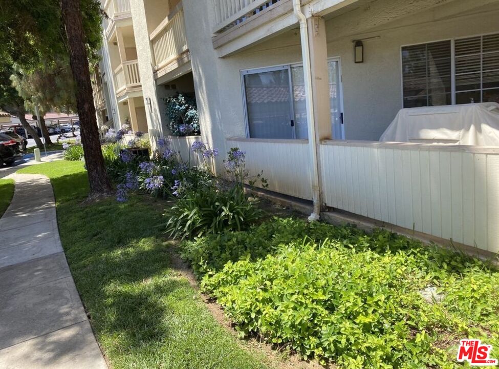 5805 Oak Bend Ln Unit: 210