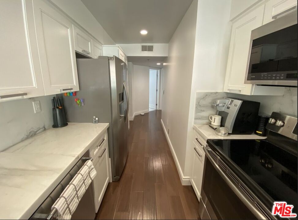 5805 Oak Bend Ln Unit: 210