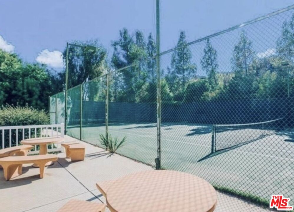 5805 Oak Bend Ln Unit: 210