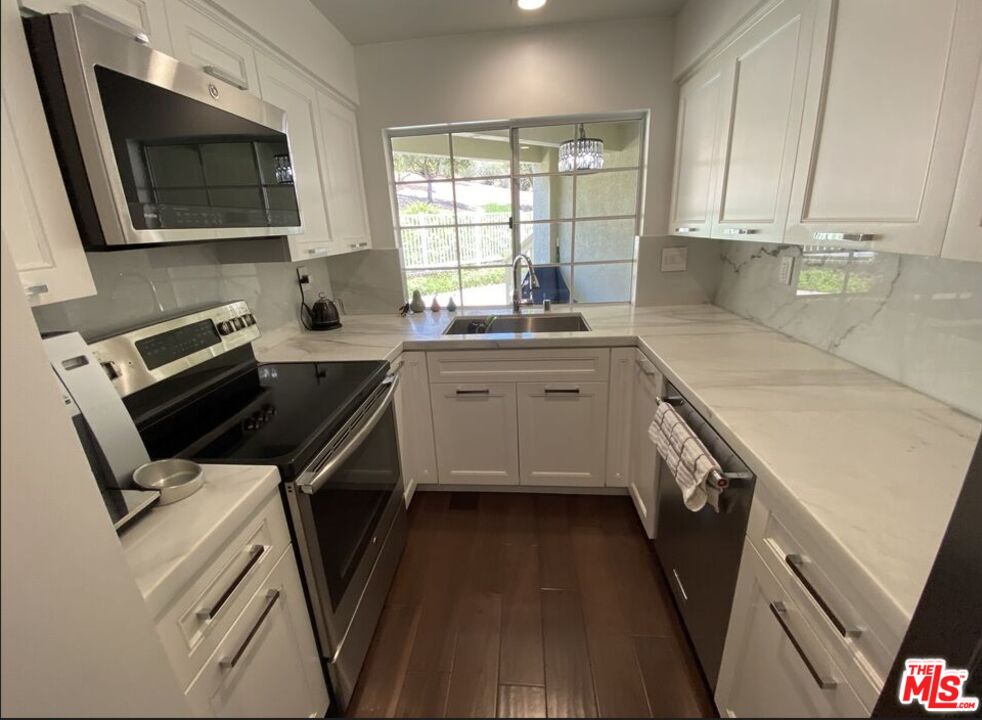 5805 Oak Bend Ln Unit: 210