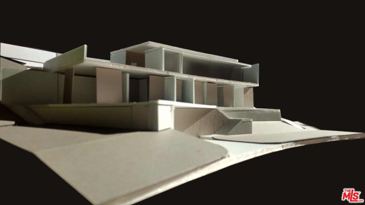 4421 Avenida De La Encinal