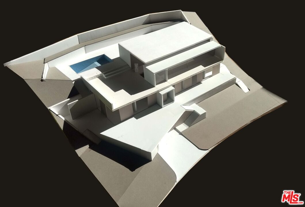 4421 Avenida De La Encinal