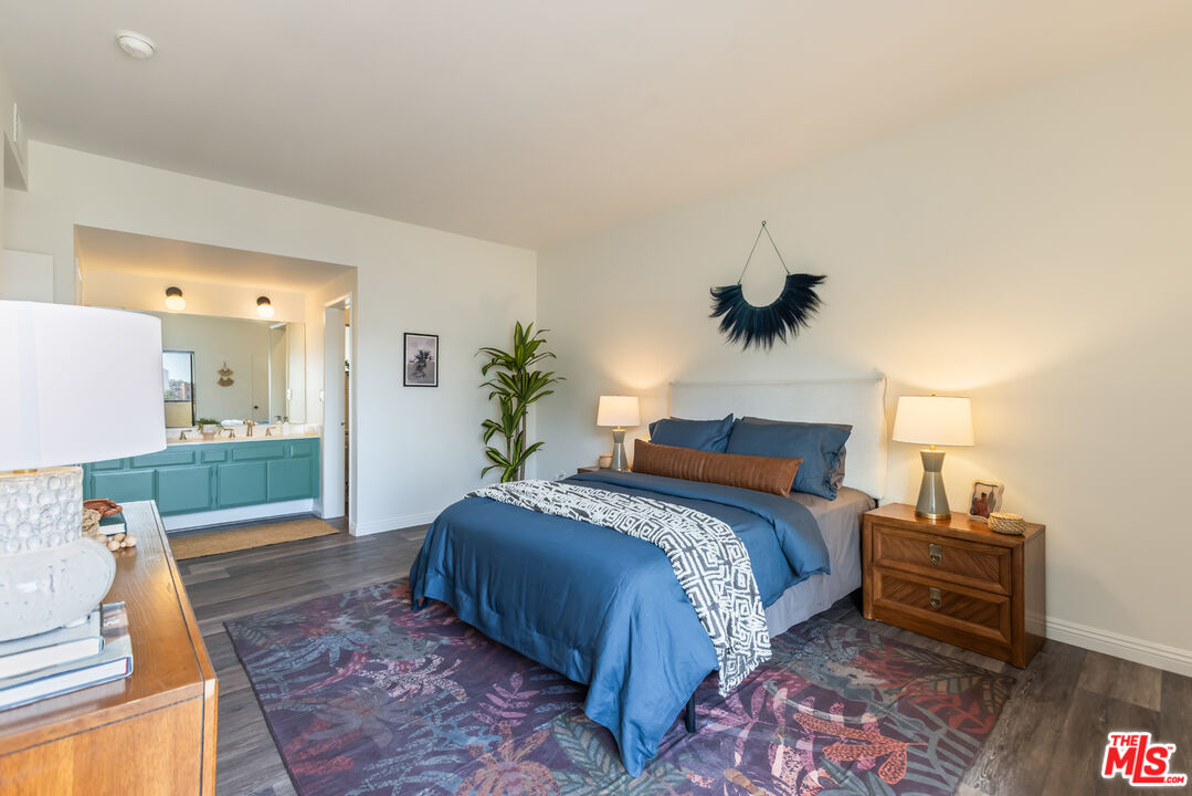 234 N Kenwood St Unit: 208