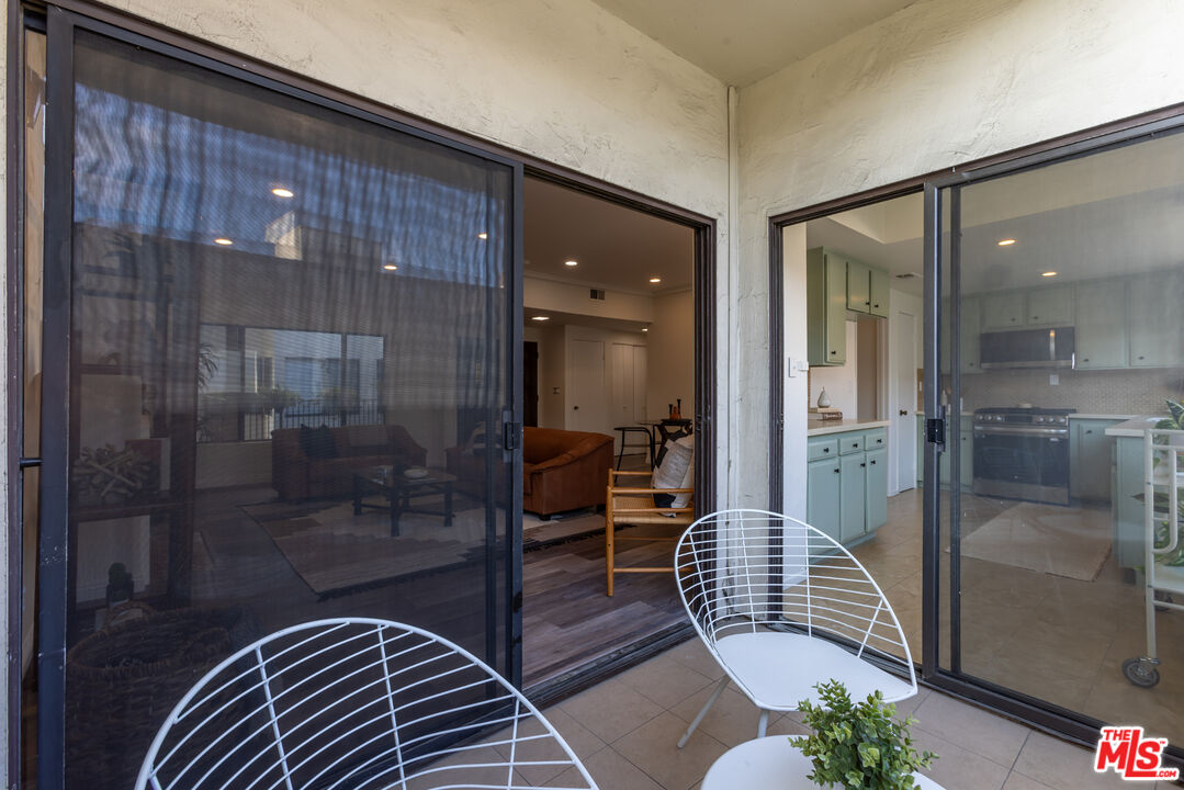 234 N Kenwood St Unit: 208