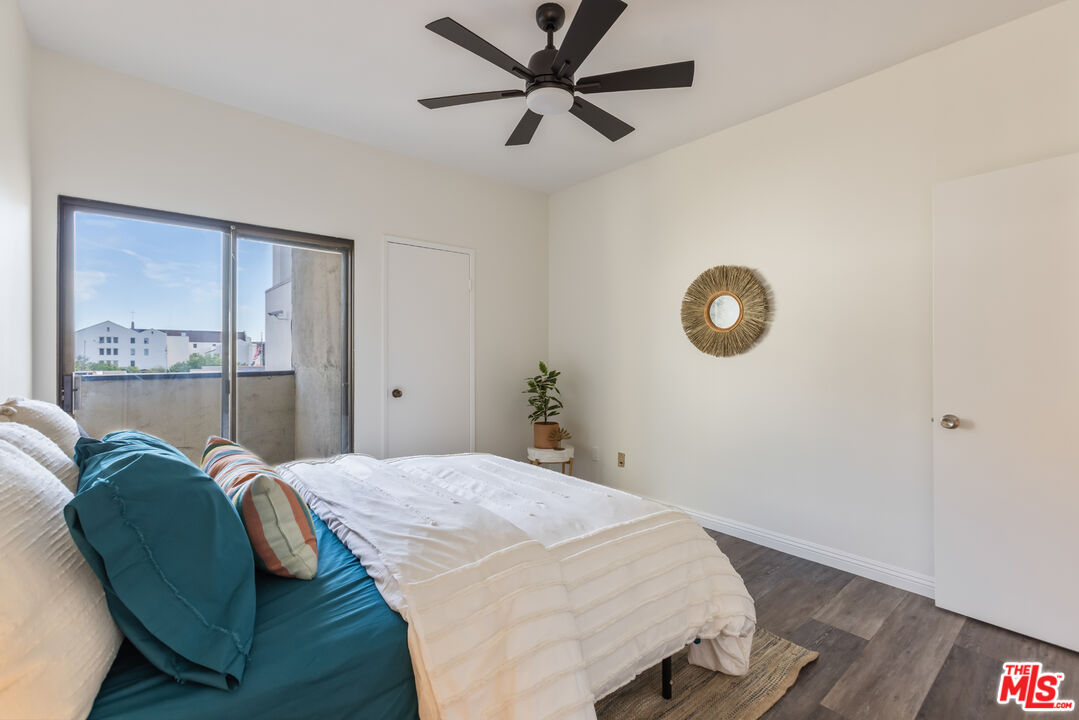 234 N Kenwood St Unit: 208