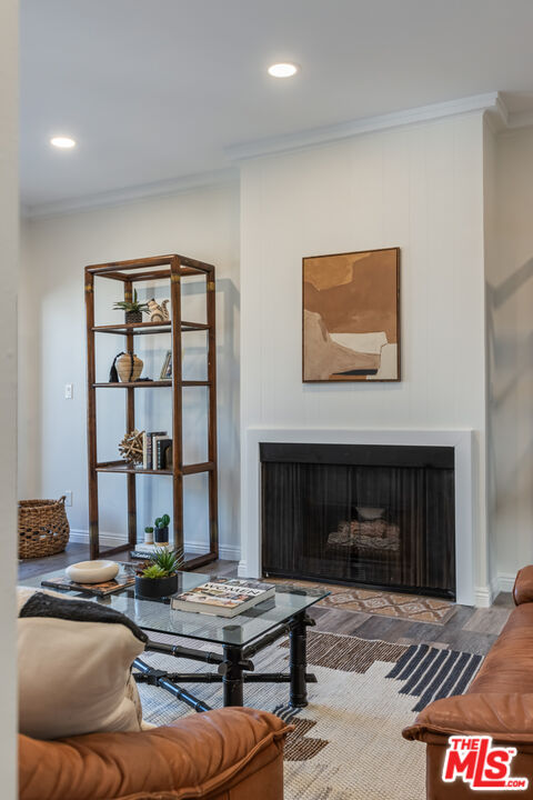 234 N Kenwood St Unit: 208