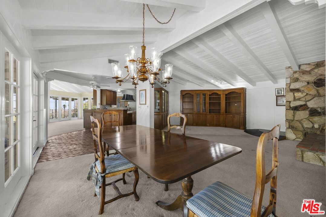 3533 Willowcrest Ave