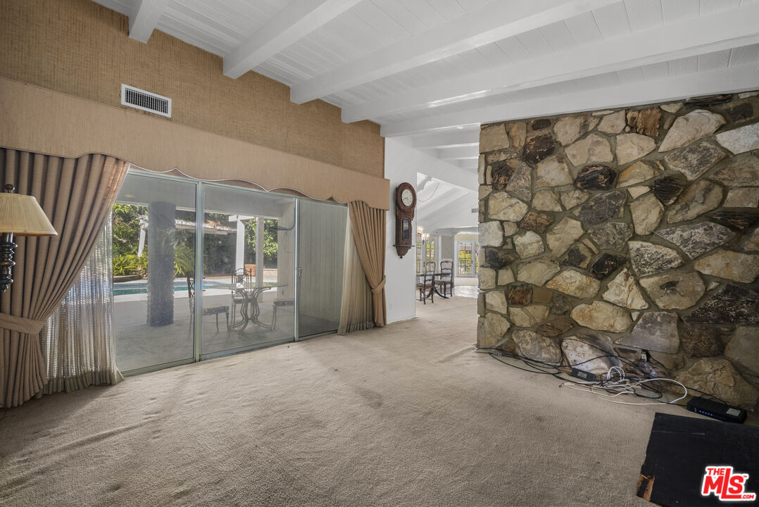 3533 Willowcrest Ave