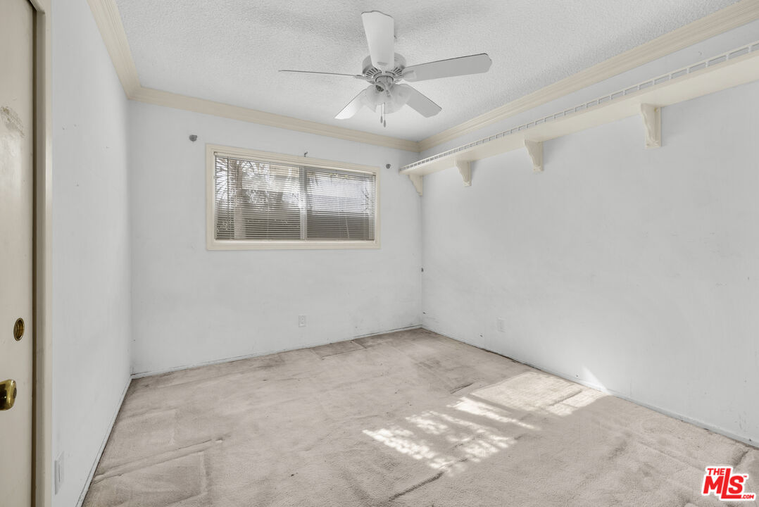 3533 Willowcrest Ave