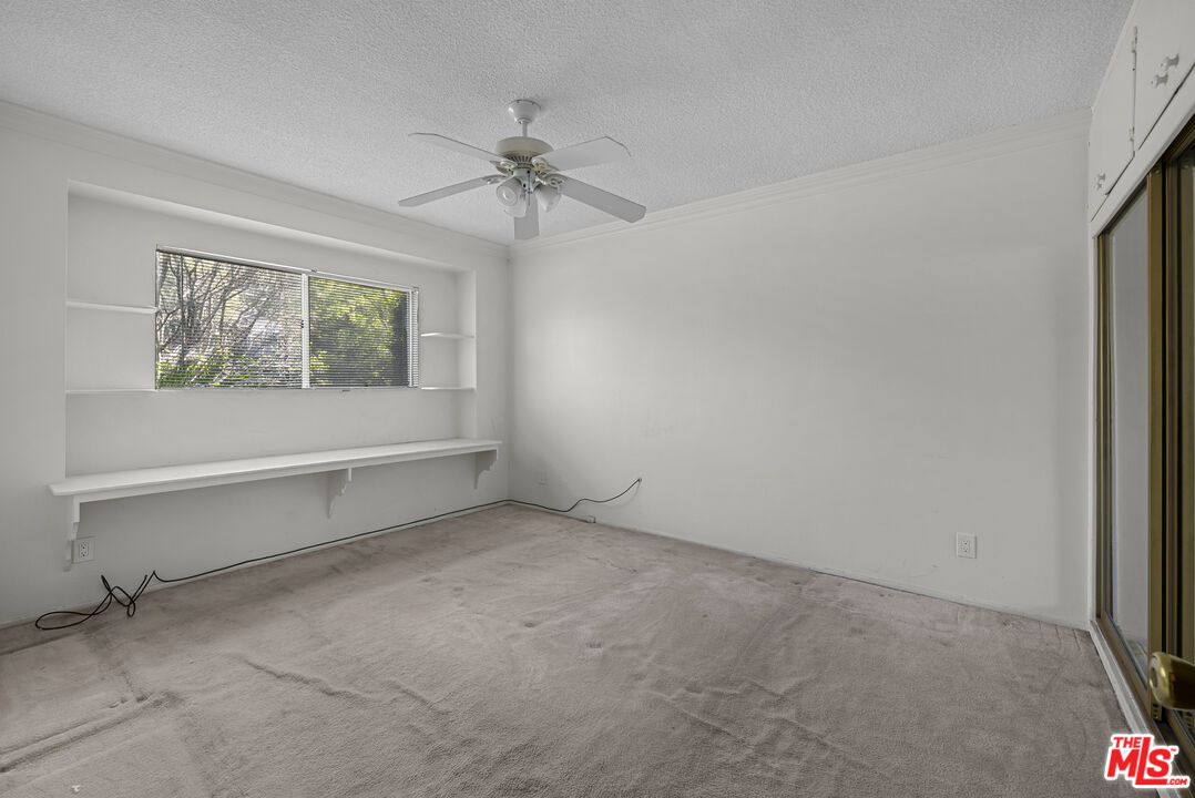 3533 Willowcrest Ave