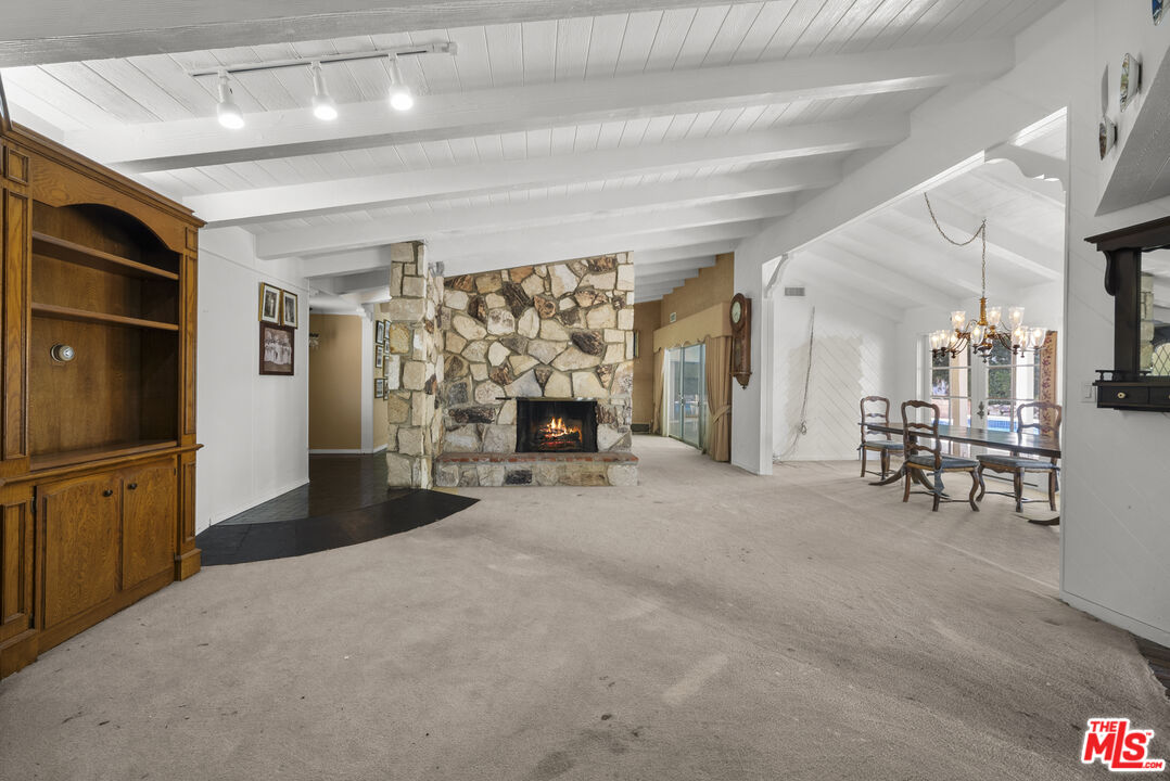 3533 Willowcrest Ave